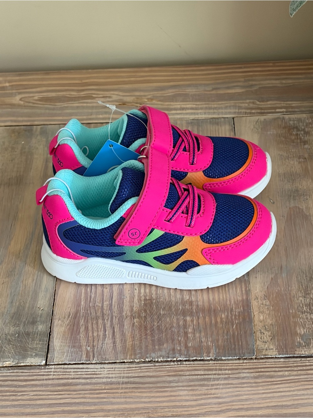 Stride Rite Ryne Vibrant Sneaker ☀️🆕